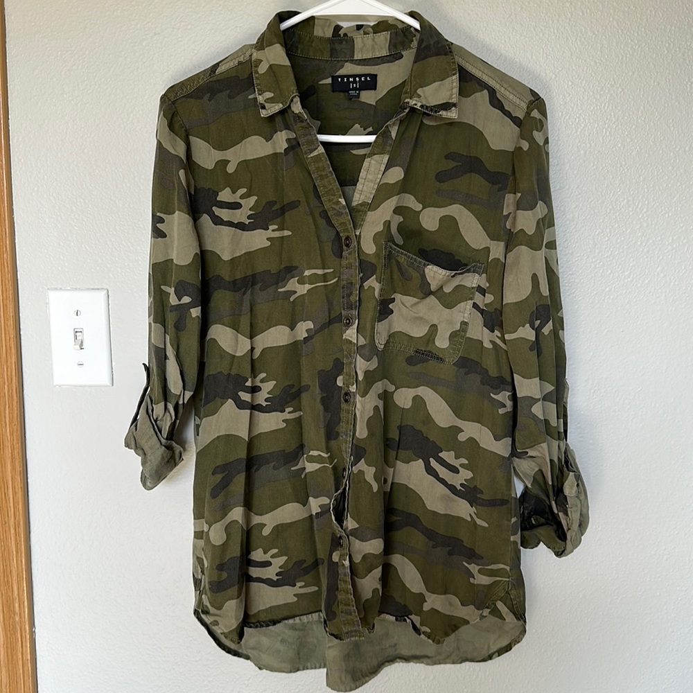 Women’s camo button up shirt. Size S